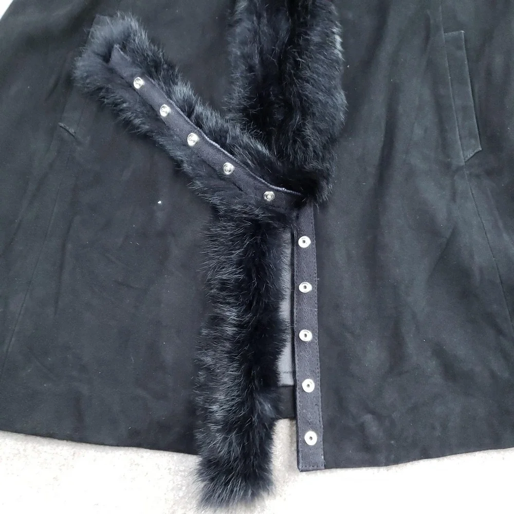 Double D Ranch Vest Women Medium Long Black Leather Beaded Removeable Fur‎ Trim